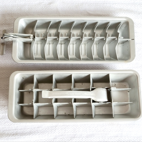 Vintage Kitchen Vintage Metal Ice Trays Set Of 2 Poshmark